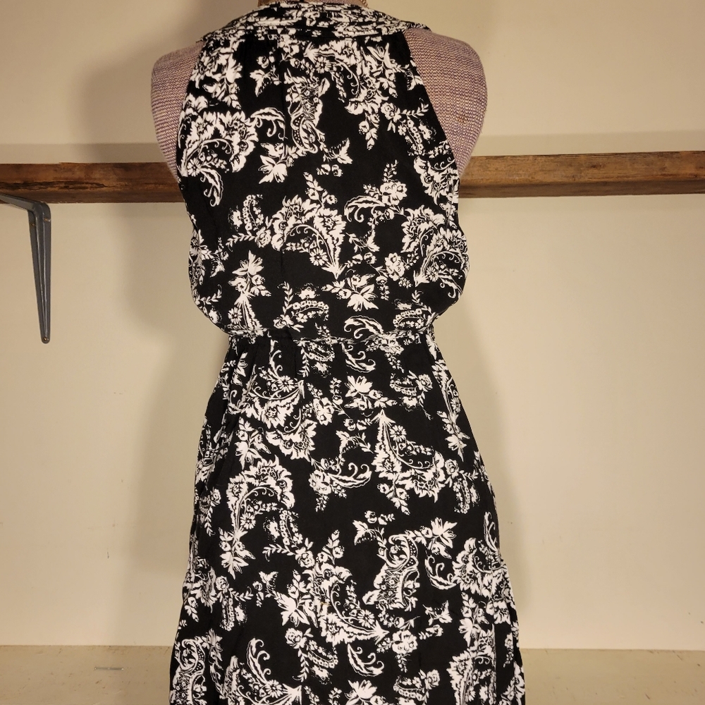 Elle dress small